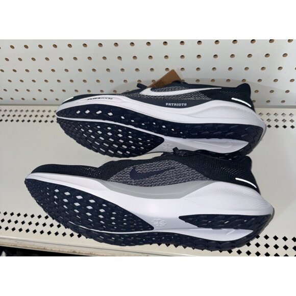 Athletic_Shoes